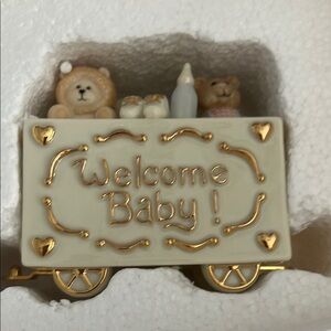 Lenox Cream and Gold Decorative Wagon Plaque